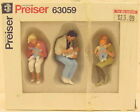 63059 Preiser Scale Sitting Figures Holding Small Child Set 4041032630595
