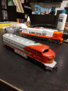 5028-sf Ahm/rivarossi Ho Sante Fe #5028 Vintage Fm Diesel Locomotive