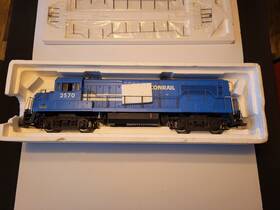 U25-b Aristo-craft 22136 G Conrail 2570 Locomotive With Box Untested As Is