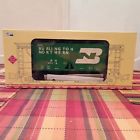 Art-41218 Burlinton Northern Covered Hopper With Metal Wheels