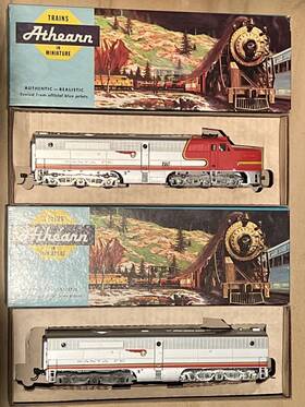 3325 Athearn 3305/3325 Ho Santa Fe Alco Pa-1 And Pb-1 Diesel Locomotives With Kd S 3325 Athearn 3305/3325 Ho Santa Fe Alco Pa-1 And Pb-1 Diesel Locomotives With Kd S