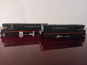4813 Athearn 4321 Vintage Ho Sp H24 66 Train Master Power And Dummy Blackwidow #4807 #4813