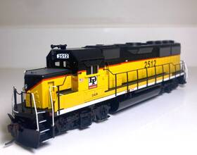 77837 Athearn Rtr Dakota And Iowa #2512 Gp50 Ho Locomotive Dcc Equipped