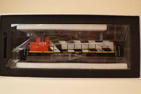 G40501 Athearn 797534405011 Genesis Ho Canadian National Gp38-2 W Locomotive #4775 Item #g40501