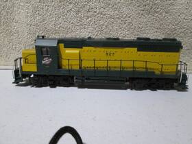 Gp35 Athearn 840396388906 Emd Chicago And North Western #827 C&nw Tested Runs Very Good