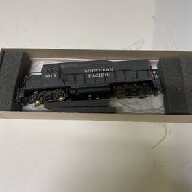 88753 Athearn Ho Scale Southern Pacific 5013 Locomotive