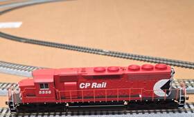 Athearn 93583 Ho Sd40 Cp Rail #5556 Diesel Locomotive Dc Analog Dcc Ready