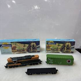 95420 Athearn Ho Great Northern Gp-9 Diesel Locomotive #707 With Box And Flat