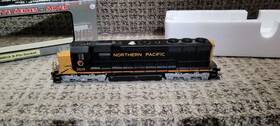 98038 Athearn Ho Scale Rtr Northern Pacific Np Sd45 #3619 - Used