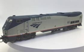Amd-103 Athearn 99384 Collectibles Ho Scale Amtrak #44 Dcc Ready Locomotive