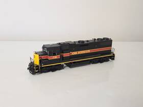 Athg40840 Athearn Genesis Ho-scale Iowa Interstate Gp38-2 With Dcc And Sound For Repair