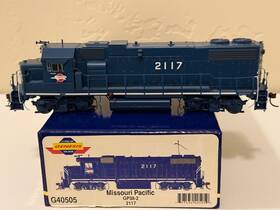 Gp38-2 Athearn G40505 Ho Scale Missouri Pacific Emd Diesel Locomotive #2117 Dc