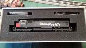Aa-60 Athearn G6125 Genesis Ho Southern Pacific Sd70m Diesel Locomotive 9803