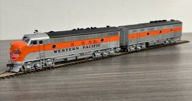 Athg19323 Athearn Genesis Ho Fp7 A/b Locomotive Set Western Pacific Pre-owned