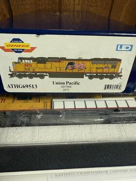 Athg69513 Athearn Genesis Sd70m Union Pacific 3971 Ho Scale Diesel Locomotive G69513