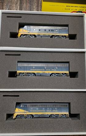 Athearn Genesis G1009 Chesapeake And Ohio Ho F-7a/b Phase 2 A-b-a Set Bow Wave Scheme