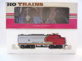 H-604 Athearn Ho Gauge Playart Santa Fe F7 Powered Diesel Locomotive. Original Box Low Ship