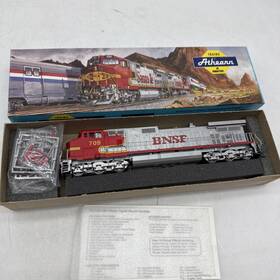 Sxt41537 Athearn Ho C44-9w Bnsf #709 Red Warbonnet With Sound And Dcc Powered Engine