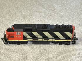 150-555012 Atlas Ho Gp-40 Canadian National Zebra Cn 9305 Dcc Installed