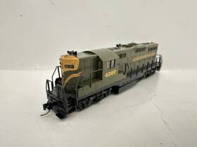 4332 Atlas N Scale Gp-9 Canadian National Loco #4332