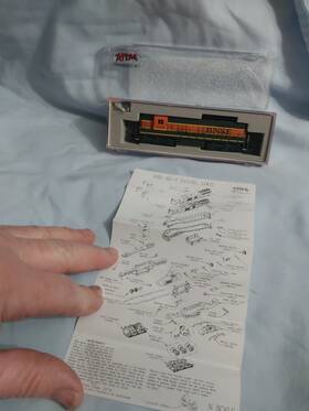 Sd-09 Atlas 53502 #53502 N Scale Sd 9 Locomotive Bnsf #6108 Dcc Ready