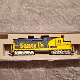 Sd-26 Atlas 54532 Santa Fe #4644 N Scale Yellow Black Diesel Locomotive Plastic