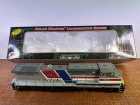 8-32bhw Atlas 732573090804 Ho 9080 Dash Master Amtrak Locomotive With Dc/dcc Dual Mode Decoder