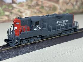 Atlas 732573483606 N Scale 48330 Southern Pacific Gp-9 Phase 2 #5780 Locomotive Engine
