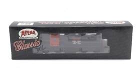 Rs-11 Atlas 8793 Ho Scale New Haven Diesel Locomotive #1402 With Dcc Ln/box