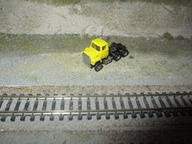 L9000 Atlas N Scale Yellow Ford Tractor Detailed L9000 Atlas N Scale Yellow Ford Tractor Detailed