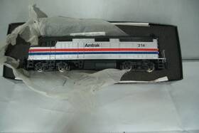 F40ph Bachmann 022899870168 Ho Spectrum 87016 Emd Amtrak # 214 Phase Ii