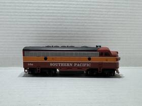 11235 Bachmann Plus Ho Scale F7 Southern Pacific Daylight Diesel Locomotive #356