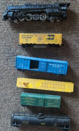 53552 Bachmann N Union Pacific 4-8-4 Steam Locomotive #810 With 5 Cars Untested Asis