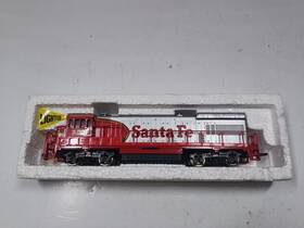 M9863 Bachmann Vintage 350 Sante Fe Diesel Engine Red And Silver Tested Video