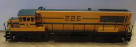 23821 Bowser Ho Scale Maine Central U25b Diesel Locomotive #226 By With Dcc/sound