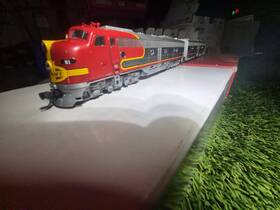 Jf39 Broadway Limited Imports 836563004410 441 Ho Atsf E8 Powered Ab Diesel Locomotive Set
