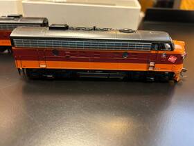 G32000 Genesis By Athearn G32001 Ho Milwaukee Road Locomotive Set F9a& F9b 85c And 85d G32000&01