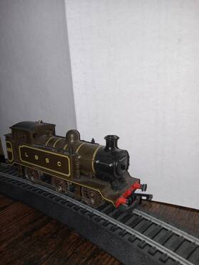 R2098e Hornby Class 0-6-0 Shell And Chassis No Motor