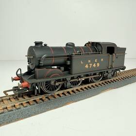 Hornby R2251 Oo Scale Lner 0-6-2t Class N2 Steam Locomotive Weathered #4749