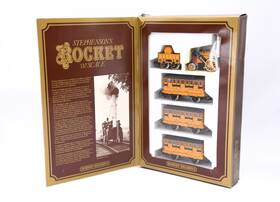 R346 Hornby Stephenson S Inch Oo Scale Rocket Locomotive Tender With 3 Coach Cars