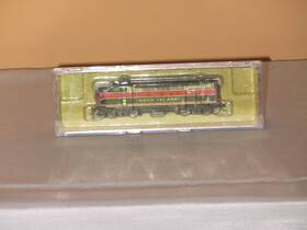 69213-04 Intermountain N Scale F7a Rock Island #127 Powered Unit