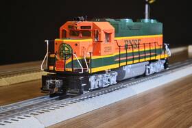 K2411-2099 K-line O Burlington Northern Santa Fe Gp38-2 Diesel Locomotive #2099