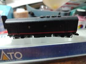 176-1117 Kato N Southern Pacific Black Widow F3b Powered Diesel
