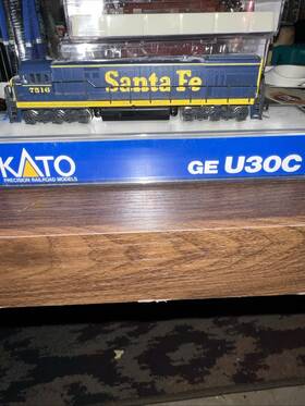 176-17e Kato N Scale Atsf U30c Dc Version