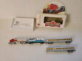 176-211 Kato N Scale Bauchman F7 Diesel Locomotives Santa Fe Warbonnet Red Dc