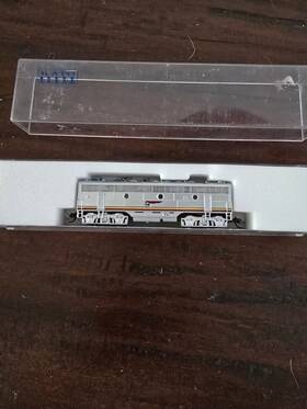 176-2140-dcc Kato At&sf Yellow Bonnet Emd F7b Diesel Locomotive 176-2212 N Scale In Box