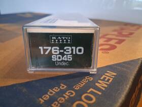 176-310 Kato N-scale Undecorated Sd45 Locomotive