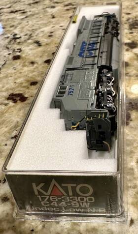 176-3300 Kato N Scale Ge C44-9w Dcc Ready. Undec Low N.b Csx