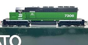 37-01j Kato Ho Emd Sd40 Burlington Northern White Cab Bn # 7306