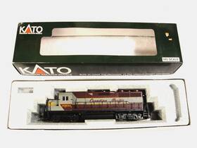 37-024 Kato Emd Gp35 Ph. 1a Loco Canadian Pacific #8205 Converted To Dcc #37-024 Ho